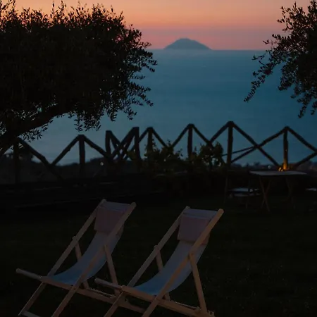 فيلة Giardino Degli Ulivi Capo dʼOrlando